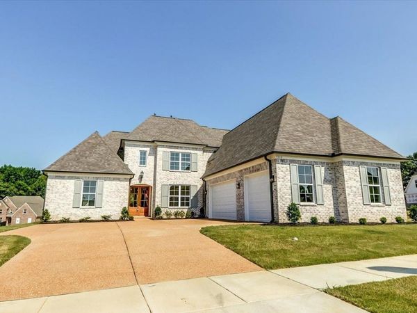 5310 THUNDERBOLT CV, Lakeland, TN 38002