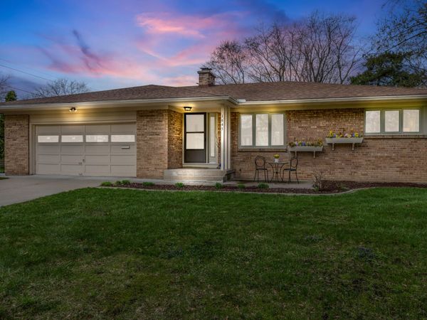 1645 Lotus Avenue SE, Grand Rapids, MI 49506