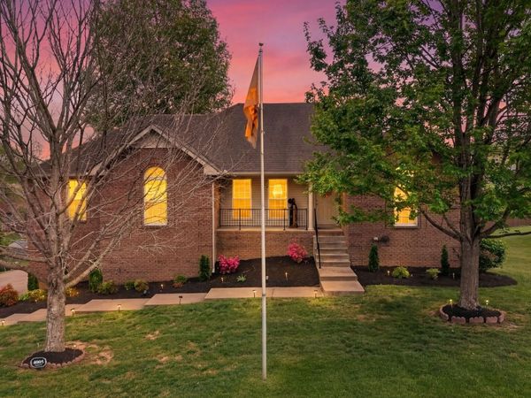 4005 Summit Dr, Greenbrier, TN 37073