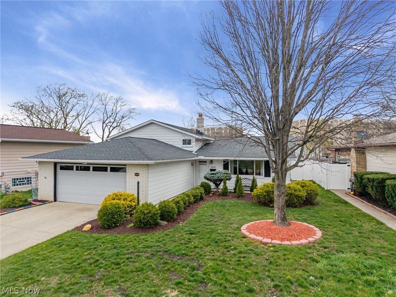 5520 Ralston Drive, Parma, OH 44129 Photo 2