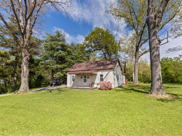 1140 Race Track Road, Centralia, IL 62801