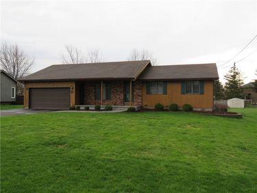 252 Golden Rd, Rochester, NY 14624