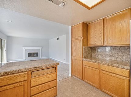 8239 Derbyshire Cir, Sacramento, CA 95828 Photo