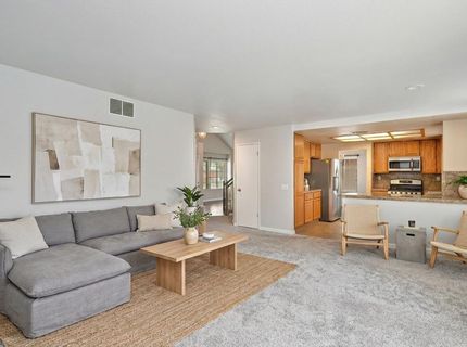 8239 Derbyshire Cir, Sacramento, CA 95828 Photo