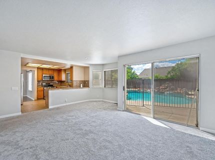 8239 Derbyshire Cir, Sacramento, CA 95828 Photo