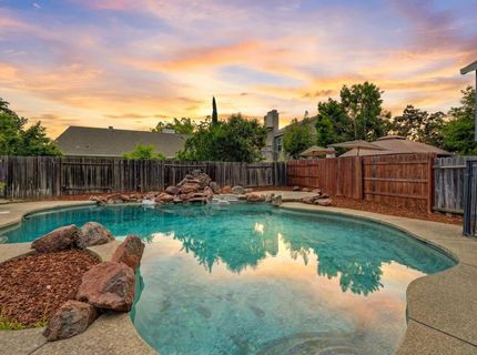8239 Derbyshire Cir, Sacramento, CA 95828 Photo