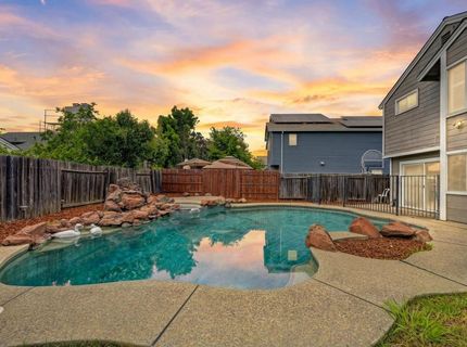 8239 Derbyshire Cir, Sacramento, CA 95828 Photo