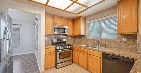 8239 Derbyshire Cir, Sacramento, CA 95828 Photo