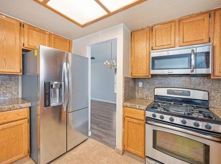 8239 Derbyshire Cir, Sacramento, CA 95828 Photo