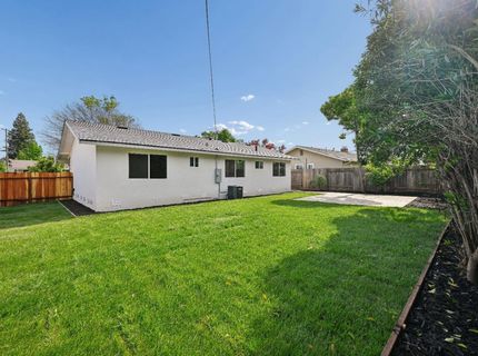 9060 New Dawn Dr, Sacramento, CA 95826 Photo