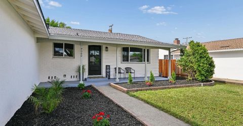 9060 New Dawn Dr, Sacramento, CA 95826 Photo