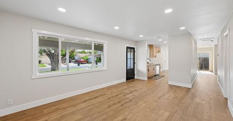 9060 New Dawn Dr, Sacramento, CA 95826 Photo