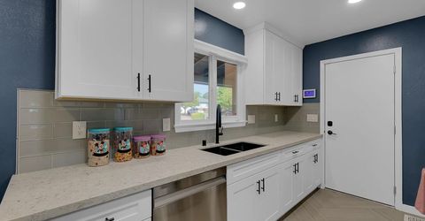 1608 Los Molinos Way, Sacramento, CA 95864 Photo