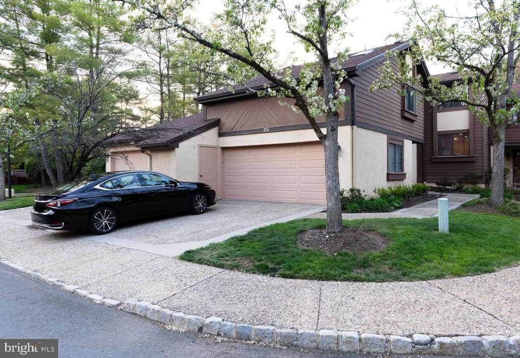 251 Sayre Drive, Princeton, NJ 08540 Main Photo