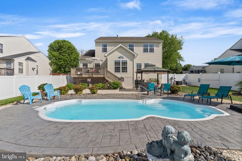 98 Saint Roberts, Stafford, VA 22556 Main Photo