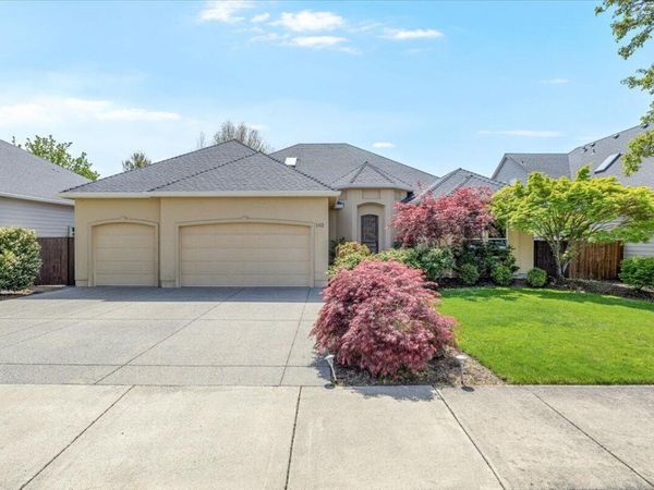 162 Bellerive Drive, Eagle Point, OR 97524