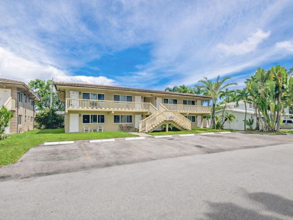 2131 NE 40th Court, Unit 7, Lighthouse Point, FL 33064