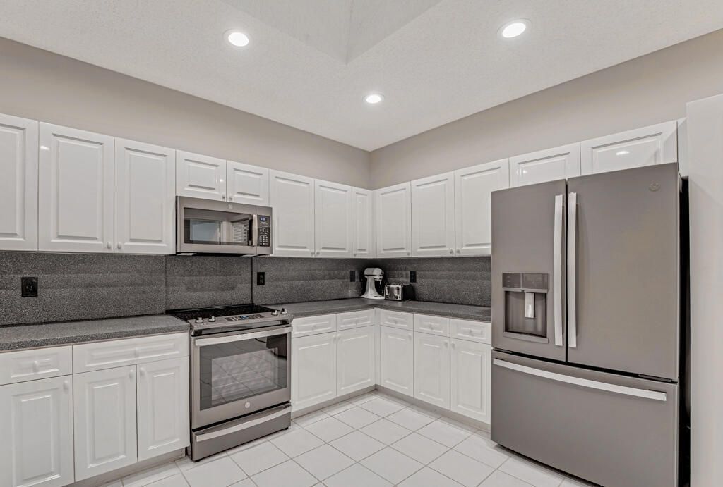 9998 Seacrest Circle, Unit C, Boynton Beach, FL 33437 Photo