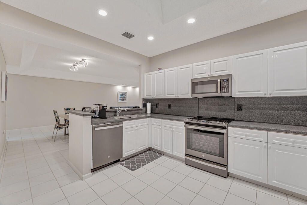 9998 Seacrest Circle, Unit C, Boynton Beach, FL 33437 Photo