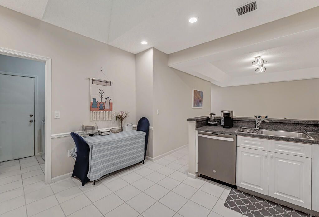 9998 Seacrest Circle, Unit C, Boynton Beach, FL 33437 Photo