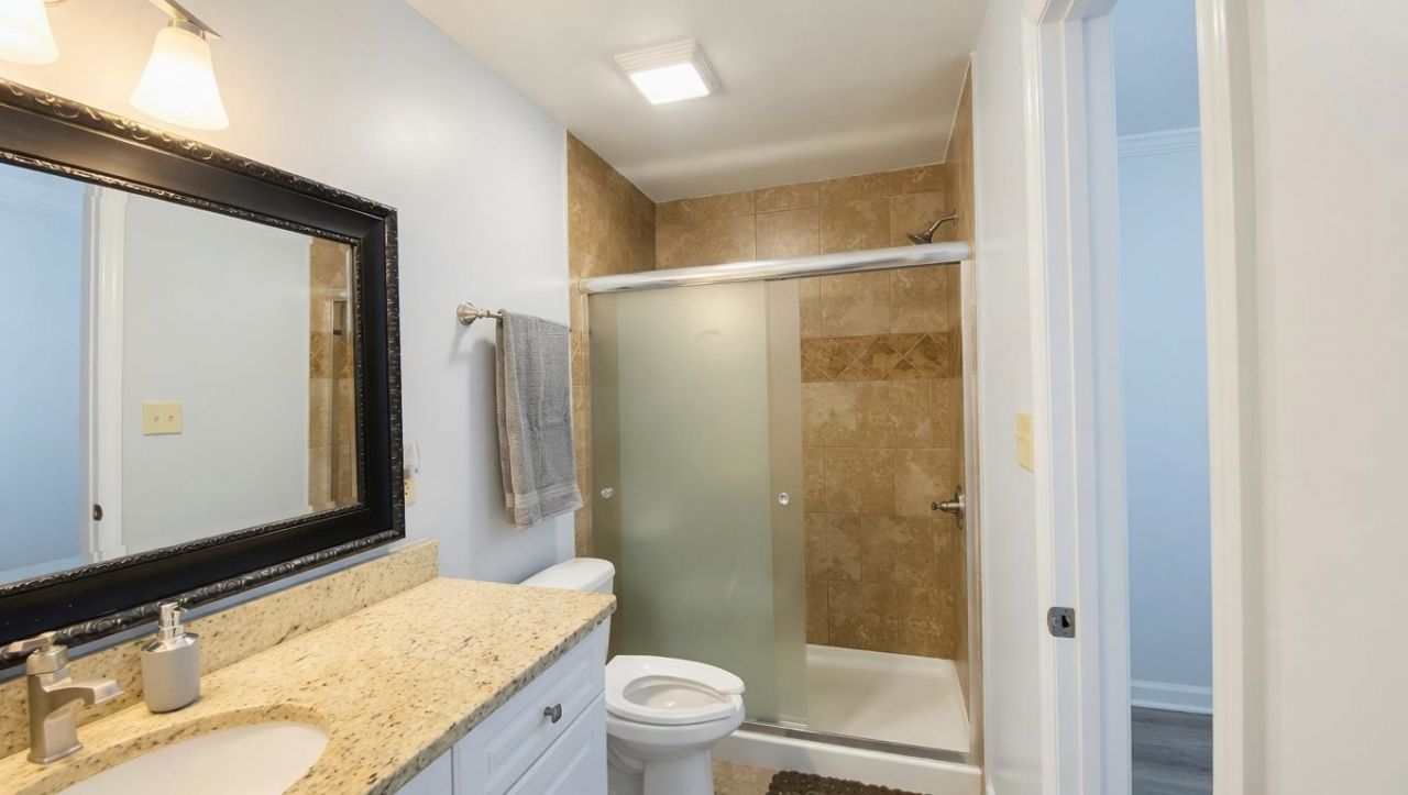 2000 Greens Blvd.  Photo 11