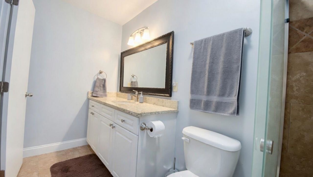 2000 Greens Blvd.  Photo 12