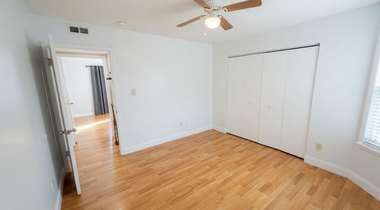 2000 Greens Blvd.  Photo 14