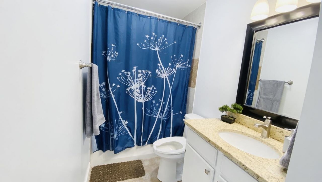 2000 Greens Blvd.  Photo 16