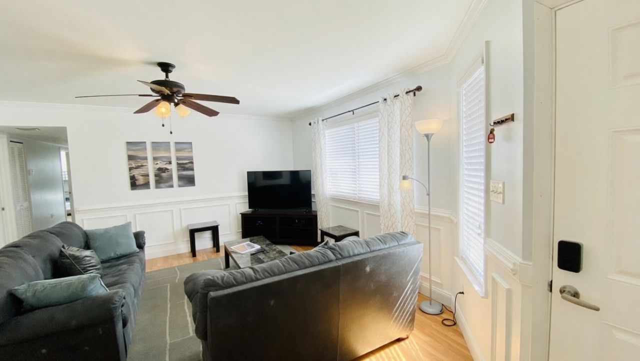 2000 Greens Blvd.  Photo 4