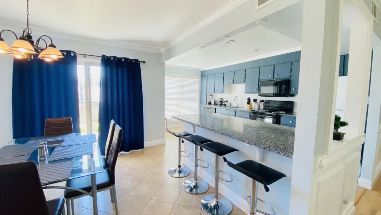 2000 Greens Blvd.  Photo 5