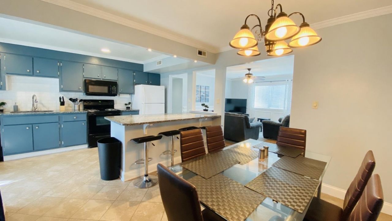 2000 Greens Blvd.  Photo 6