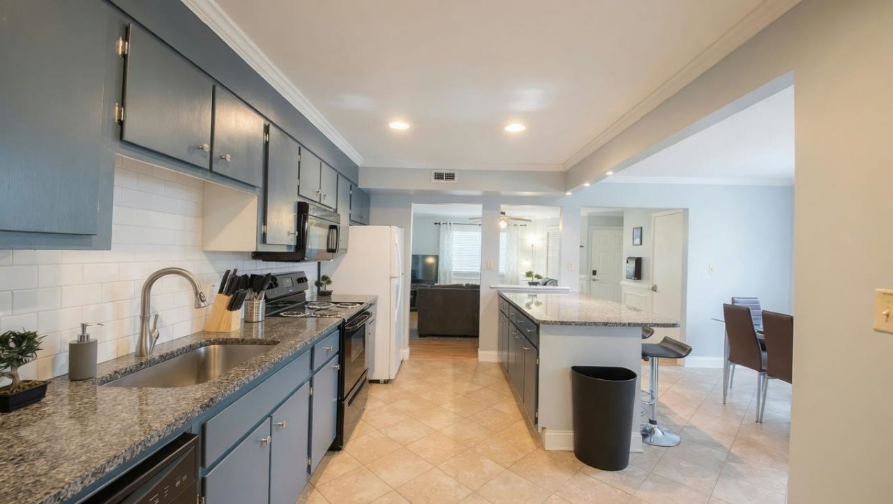 2000 Greens Blvd.  Photo 7