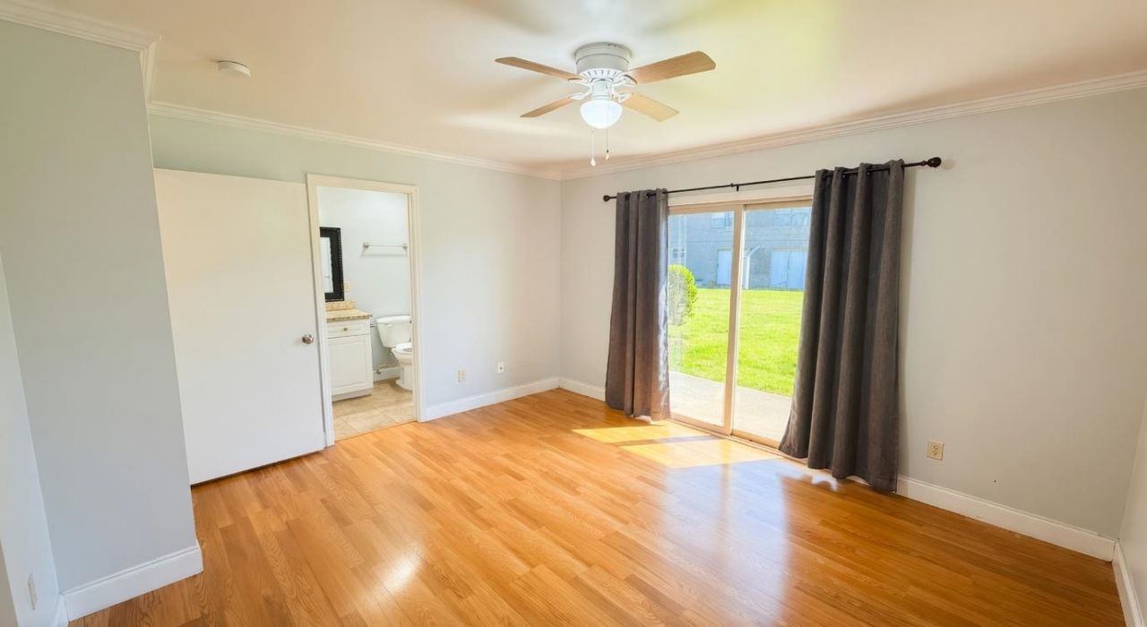 2000 Greens Blvd.  Photo 9