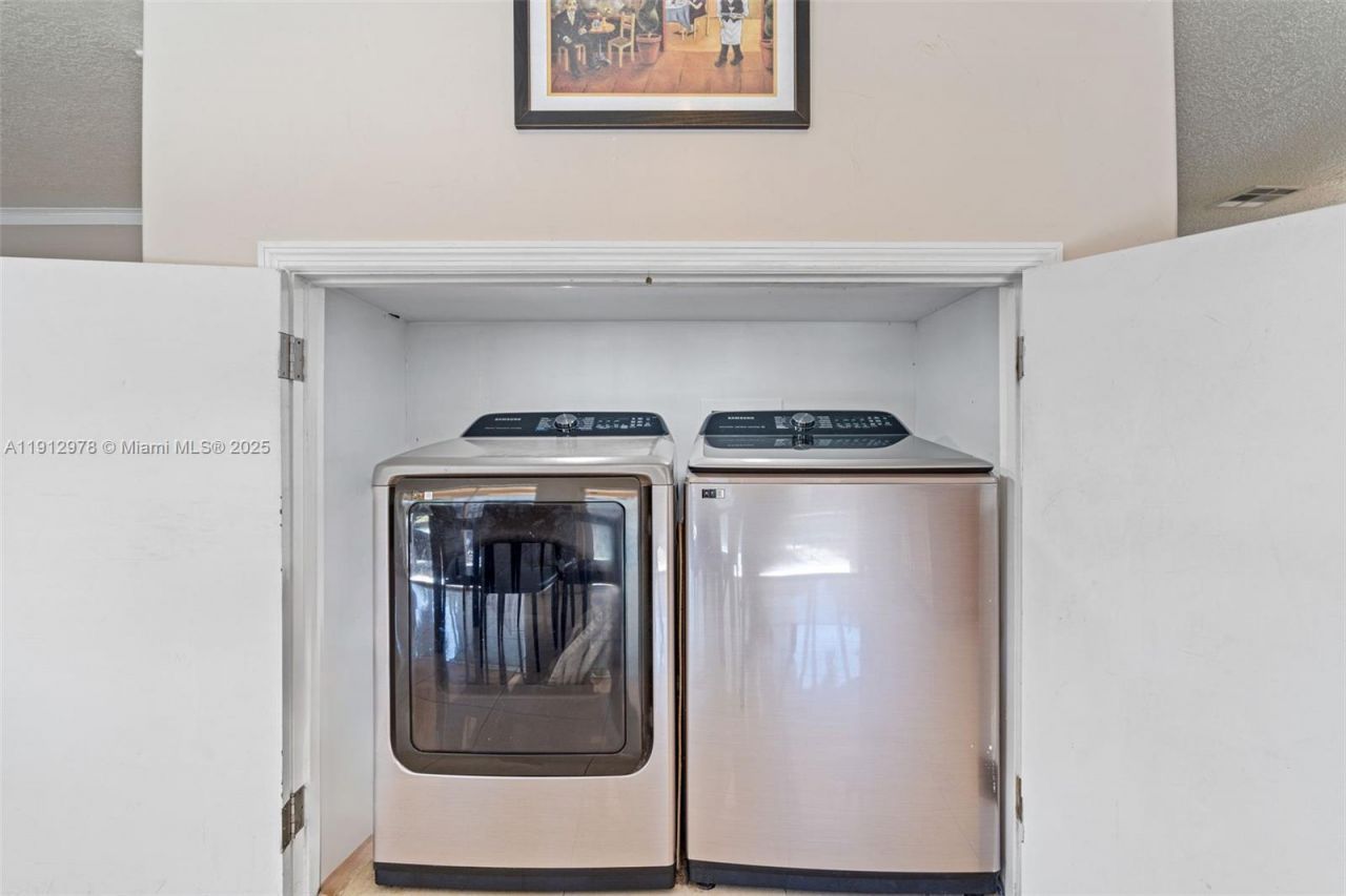 9410 SW 212th Ter, Cutler Bay, FL 33189 Photo