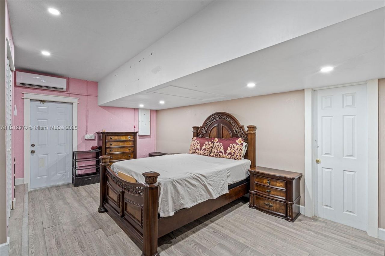 9410 SW 212th Ter, Cutler Bay, FL 33189 Photo