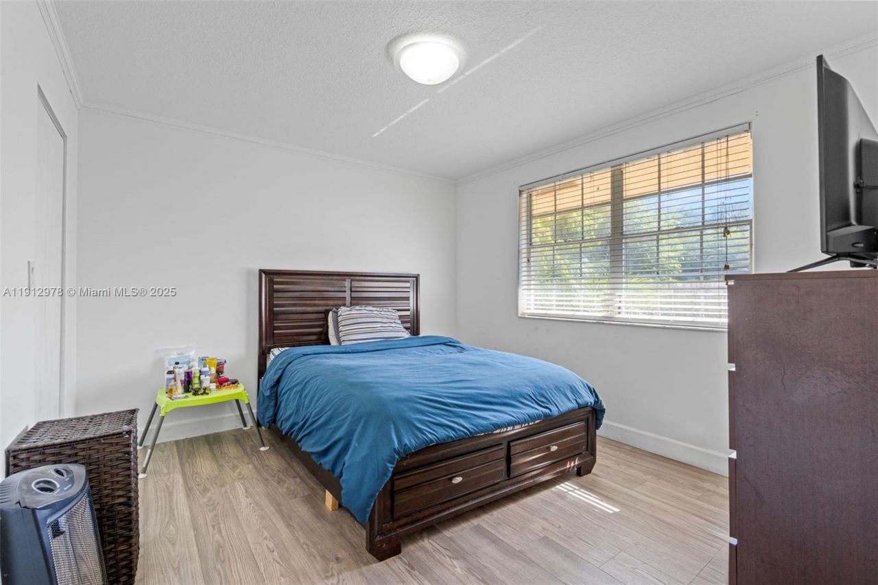 9410 SW 212th Ter, Cutler Bay, FL 33189 Photo