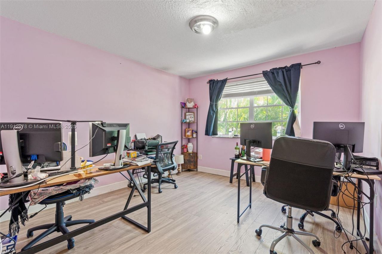 9410 SW 212th Ter, Cutler Bay, FL 33189 Photo