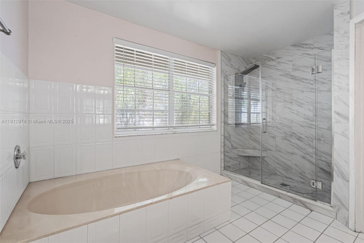 9410 SW 212th Ter, Cutler Bay, FL 33189 Photo