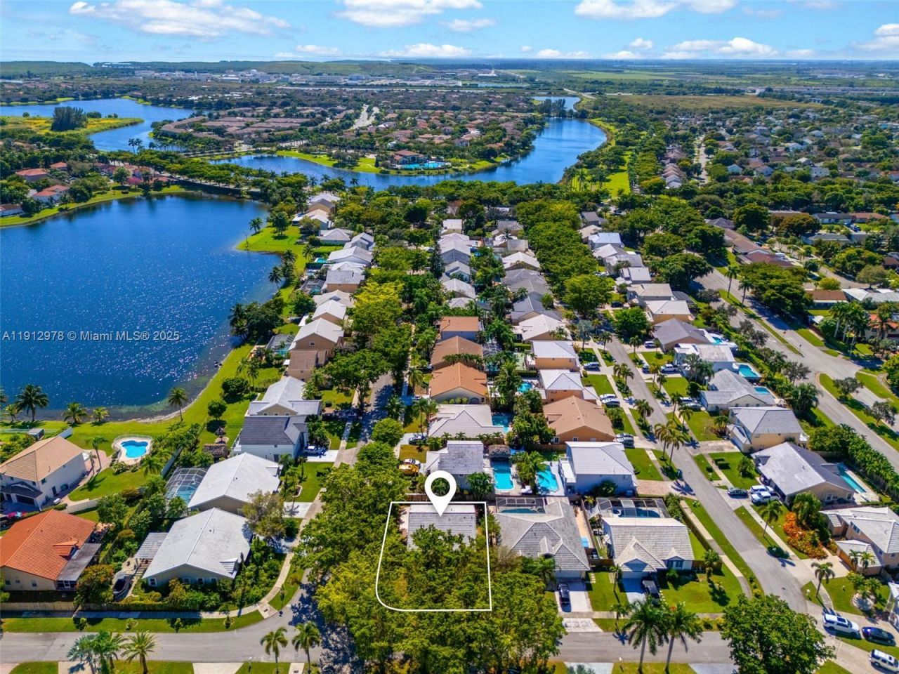 9410 SW 212th Ter, Cutler Bay, FL 33189 Photo