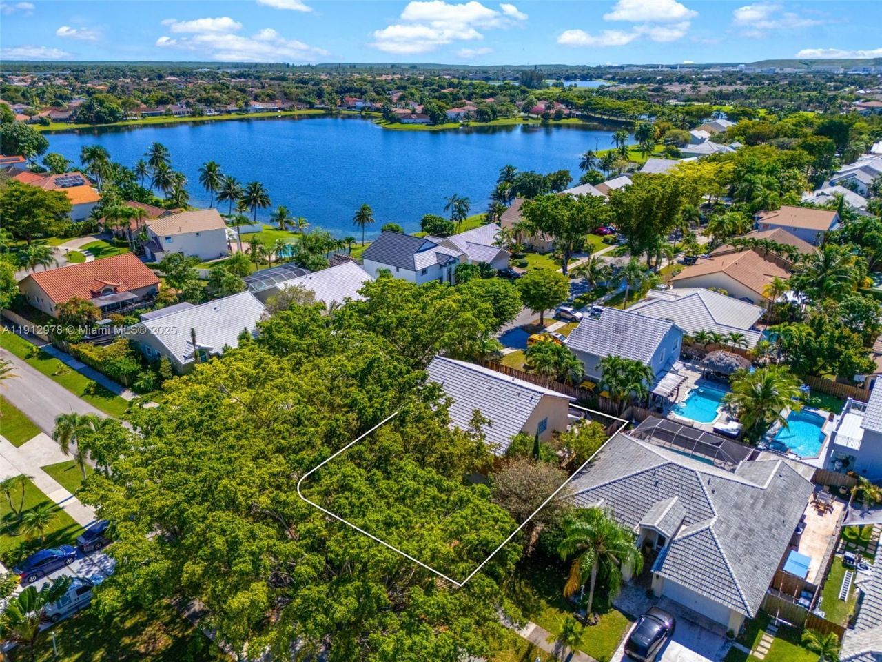 9410 SW 212th Ter, Cutler Bay, FL 33189 Photo