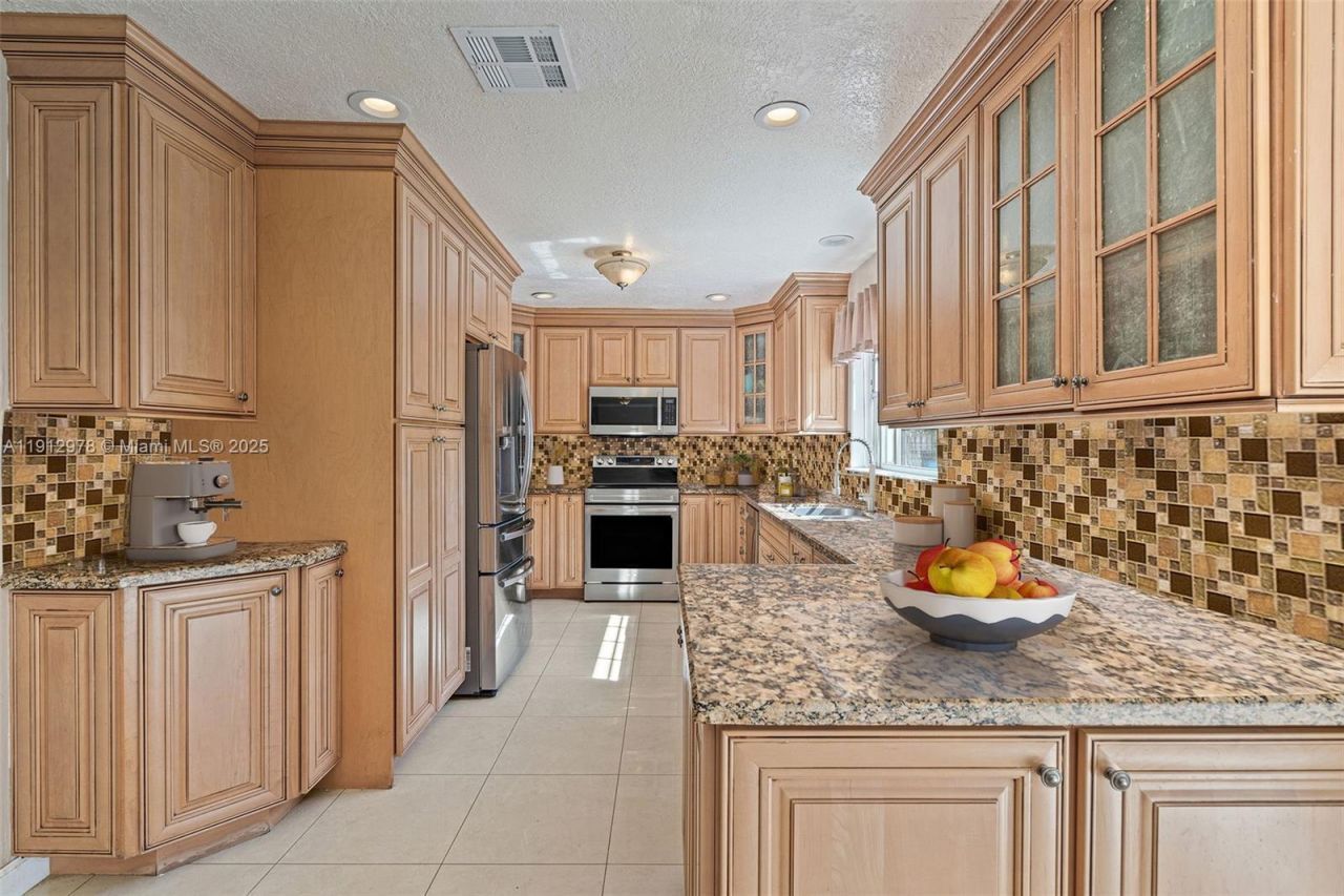 9410 SW 212th Ter, Cutler Bay, FL 33189 Photo