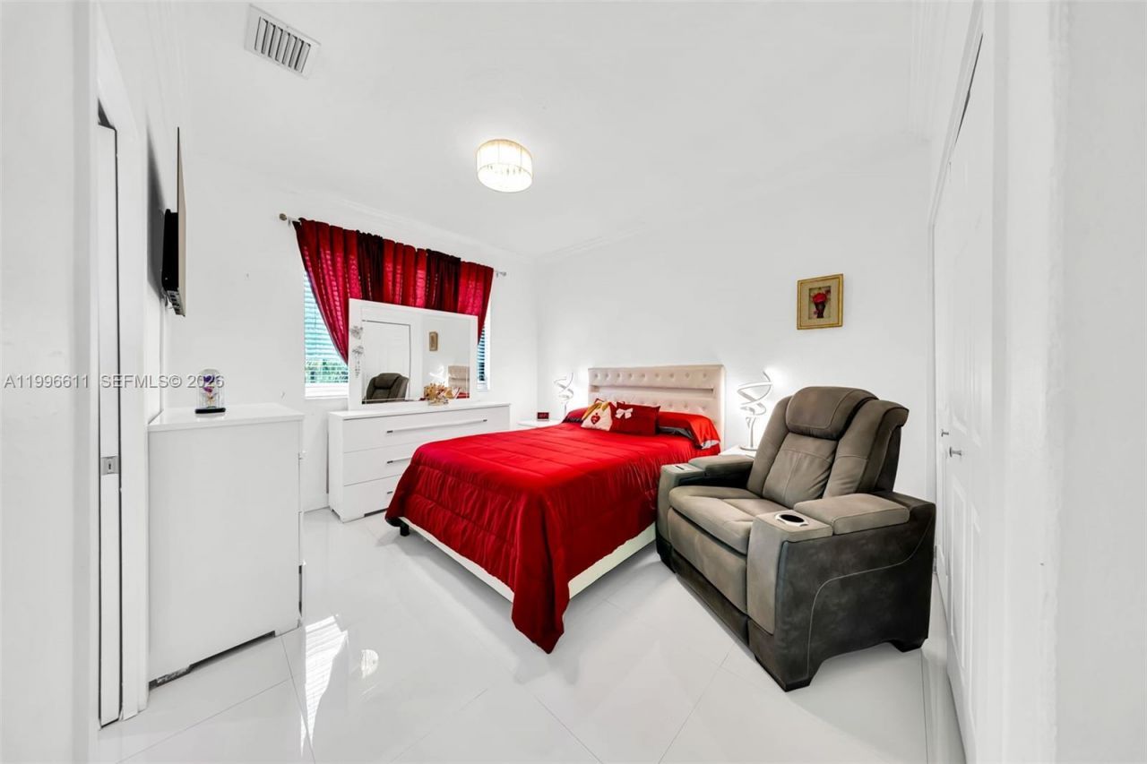 3002 SW 147th Ct, Miami, FL 33185 Photo