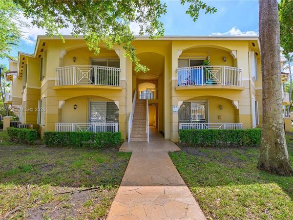 8964 W Flagler St , Unit 206, Miami, FL 33174