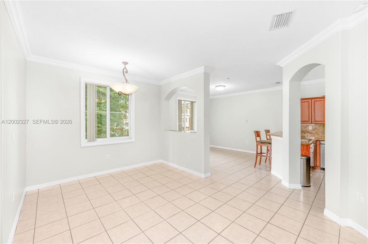 8964 W Flagler St, Unit 206, Miami, FL 33174 Photo