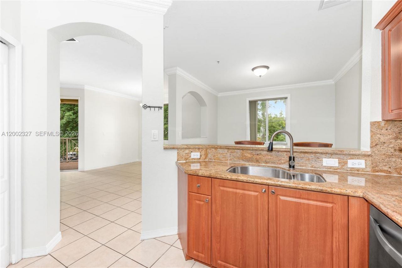 8964 W Flagler St, Unit 206, Miami, FL 33174 Photo