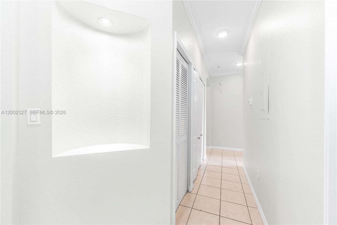 8964 W Flagler St, Unit 206, Miami, FL 33174 Photo