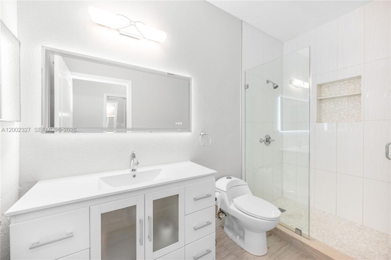 8964 W Flagler St, Unit 206, Miami, FL 33174 Photo