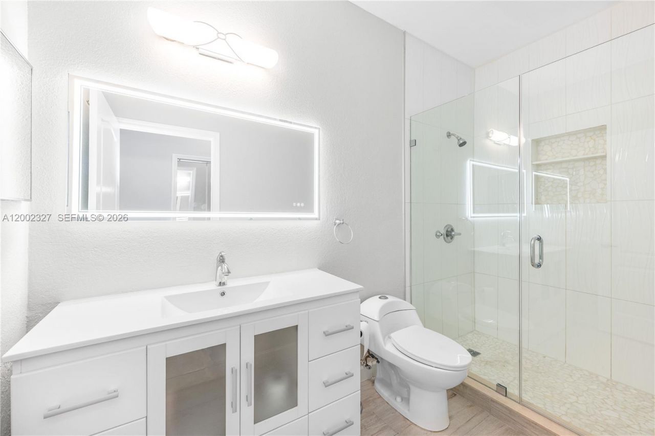 8964 W Flagler St, Unit 206, Miami, FL 33174 Photo