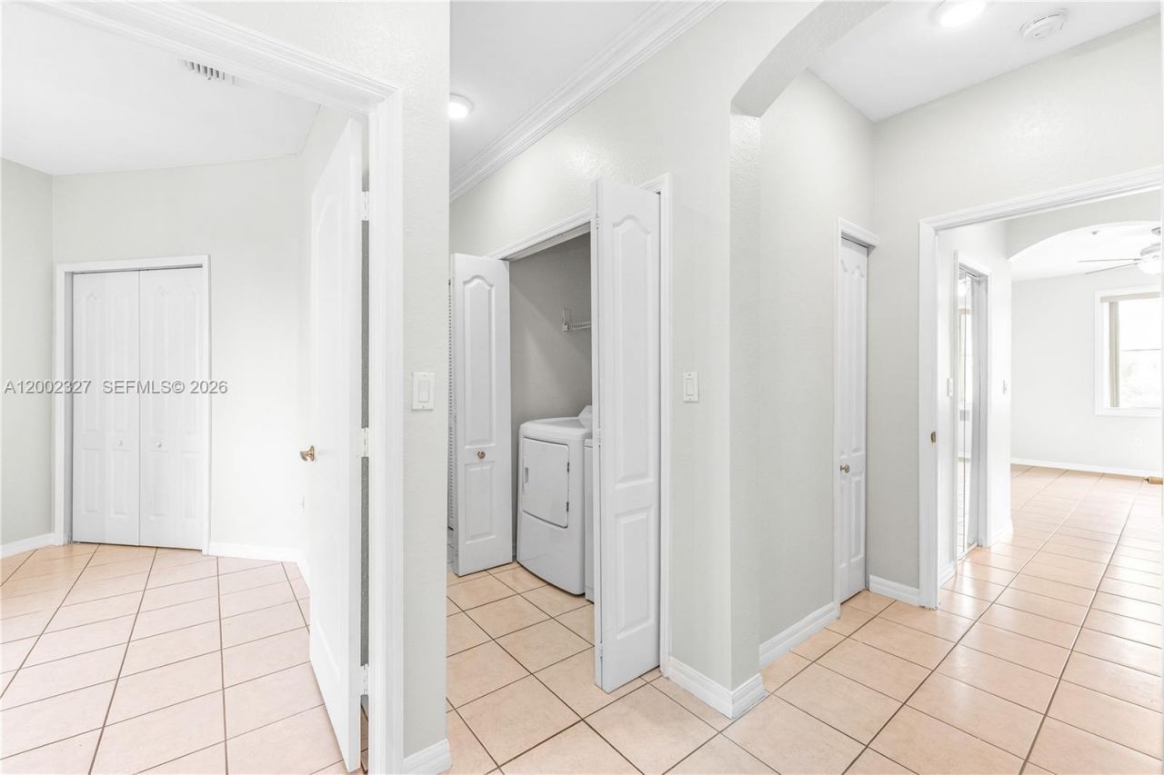 8964 W Flagler St, Unit 206, Miami, FL 33174 Photo