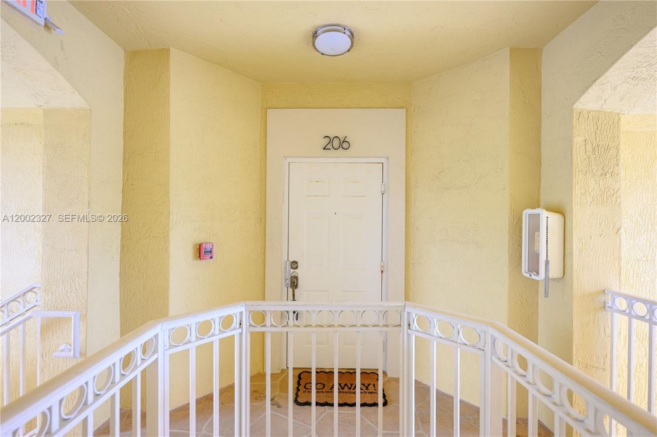 8964 W Flagler St, Unit 206, Miami, FL 33174 Photo